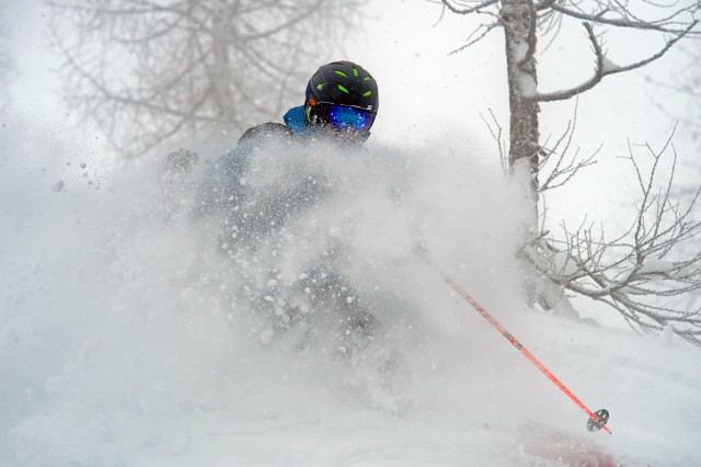 Off Piste in Chamonix Valley ( credit : Dan Ferrer ) 